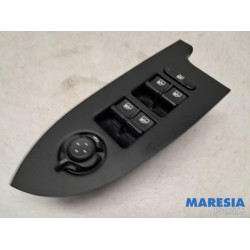 Alfa Romeo - Giulietta - Multi-functional window switch