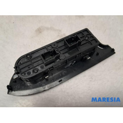 Alfa Romeo - Giulietta - Multi-functional window switch