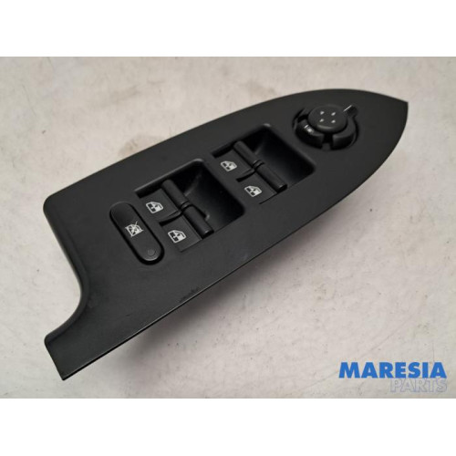 Alfa Romeo - Giulietta - Multi-functional window switch