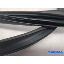 Alfa Romeo - Giulietta - Portierrubber 4Deurs links-achter