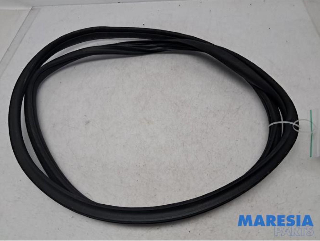Alfa Romeo - Giulietta - Rear door seal 4-door, right