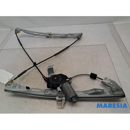 Peugeot - 206 PLUS - Window mechanism 4-door, front right