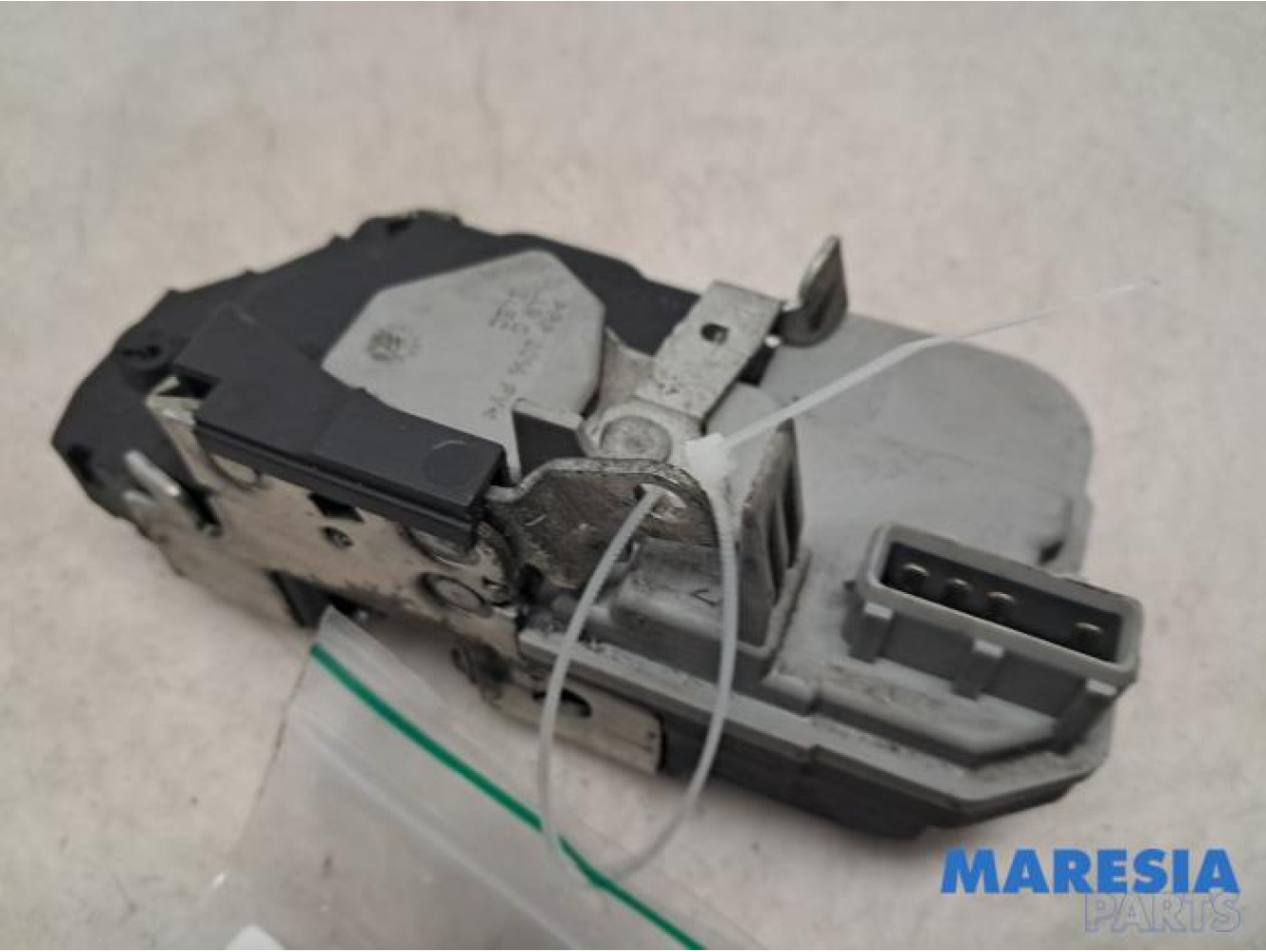 Peugeot - 206 PLUS - Rear door mechanism 4-door, right