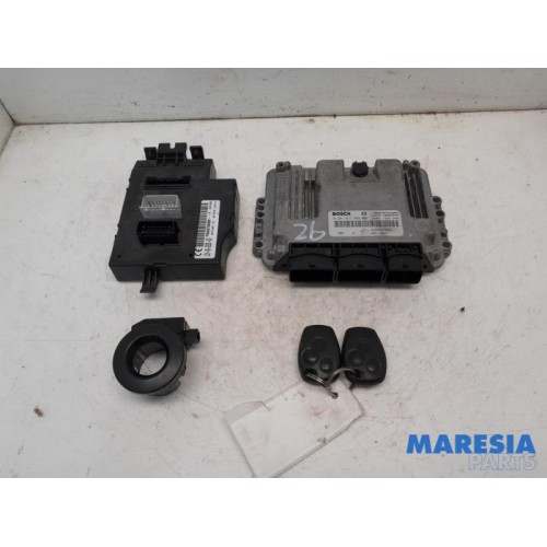 Renault - Trafic - Engine management computer