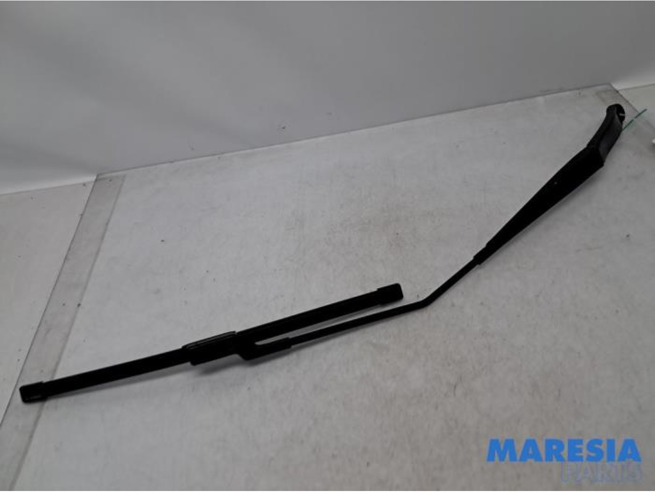 Alfa Romeo - Giulietta - Front wiper arm