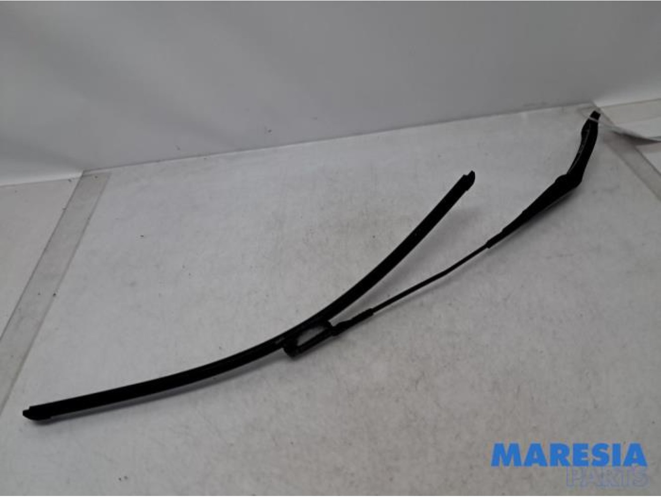 Alfa Romeo - Giulietta - Front wiper arm