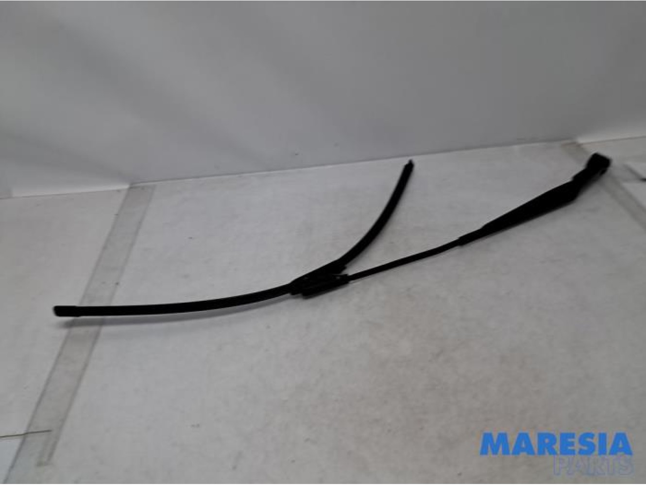 Citroen - C4 Picasso - Front wiper arm