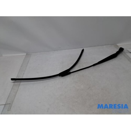 Citroen - C4 Picasso - Front wiper arm