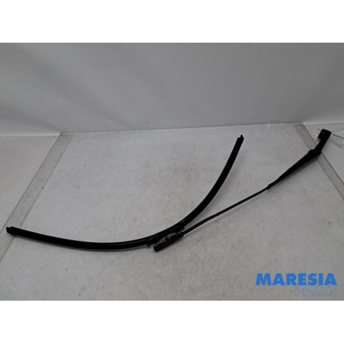 Citroen - C4 Picasso - Front wiper arm