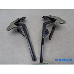 Citroen - C4 Picasso - Bonnet Hinge