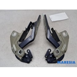Citroen - C4 Picasso - Bonnet Hinge