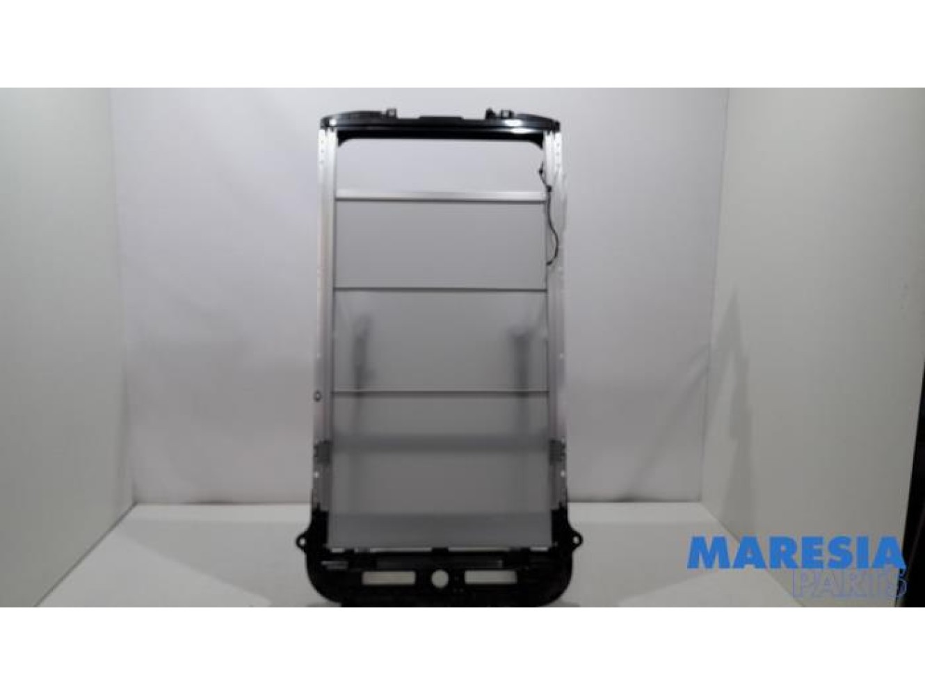 Peugeot - 2008 - Sliding headliner mechanism