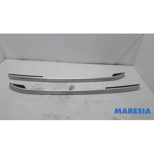 Peugeot - 2008 - Roof rail kit