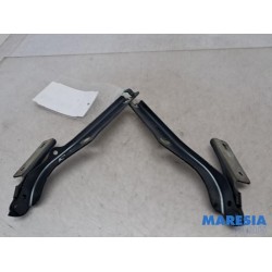Citroen - Berlingo - Bonnet Hinge