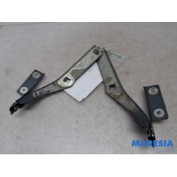 Citroen - Berlingo - Bonnet Hinge