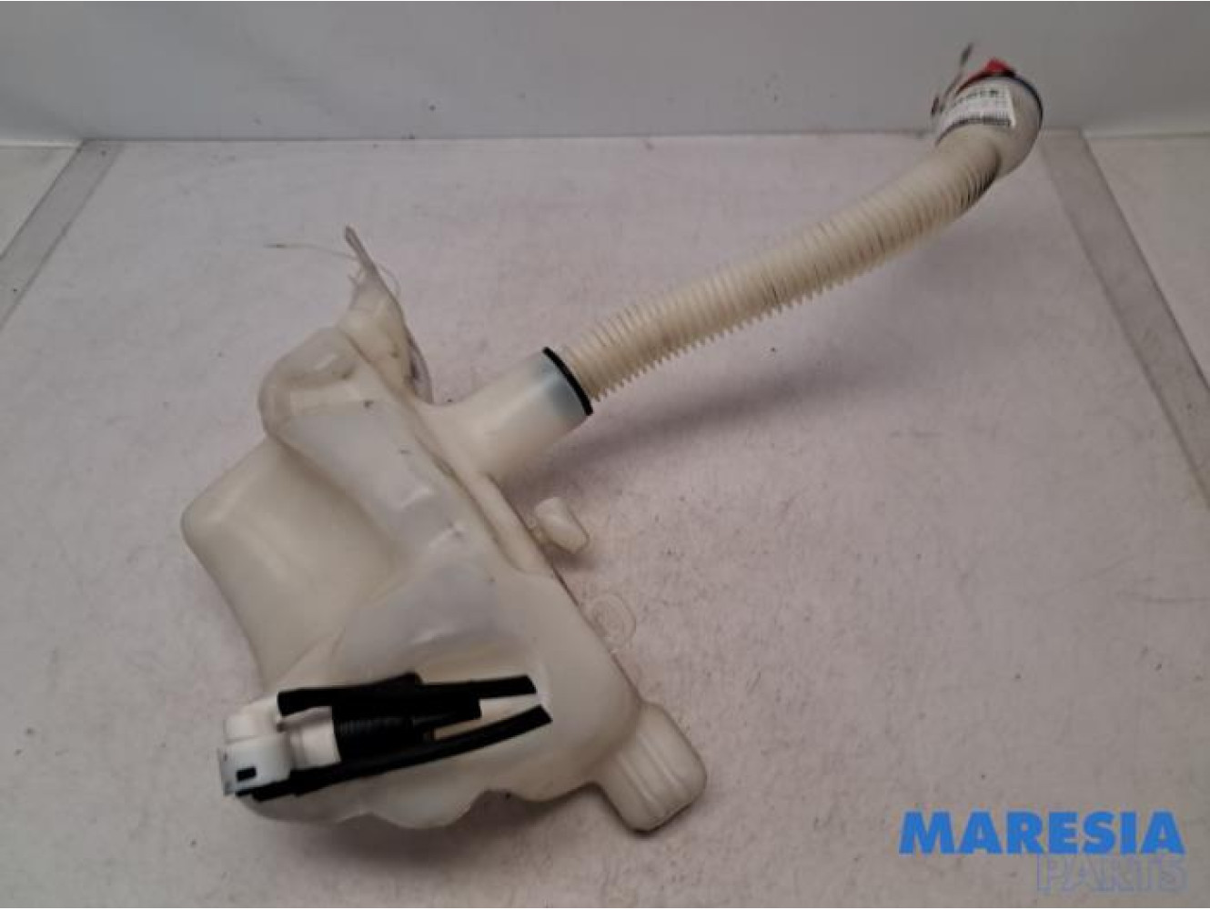 Citroen - Berlingo - Front windscreen washer reservoir