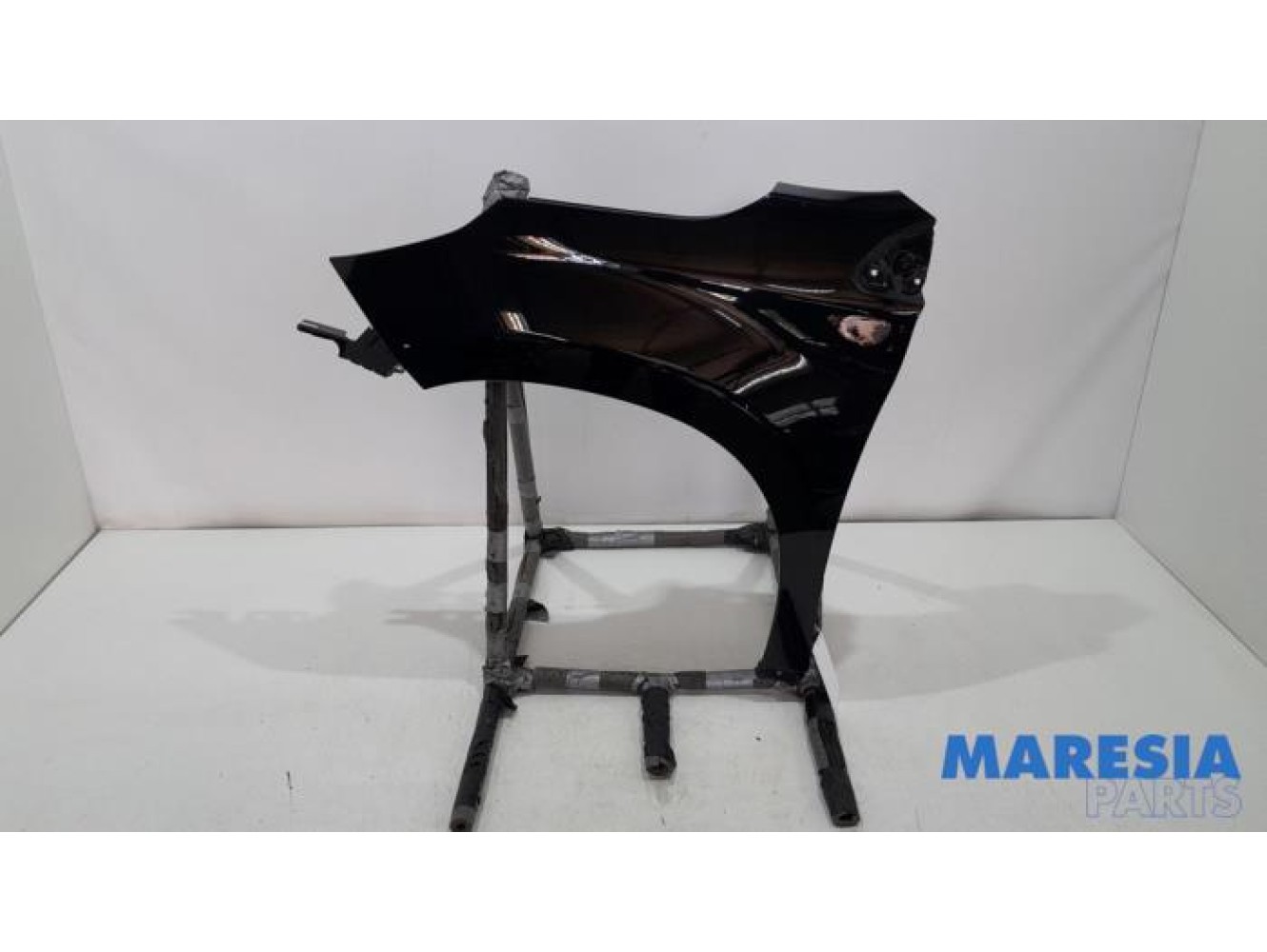 Peugeot - 2008 - Front wing, left