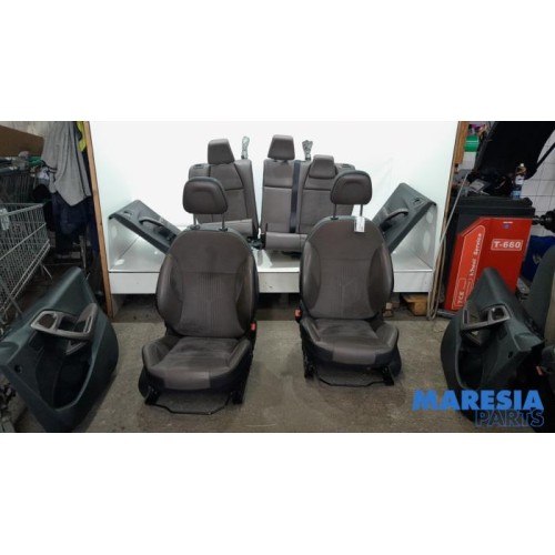 Peugeot - 2008 - Bekleding Set (compleet)
