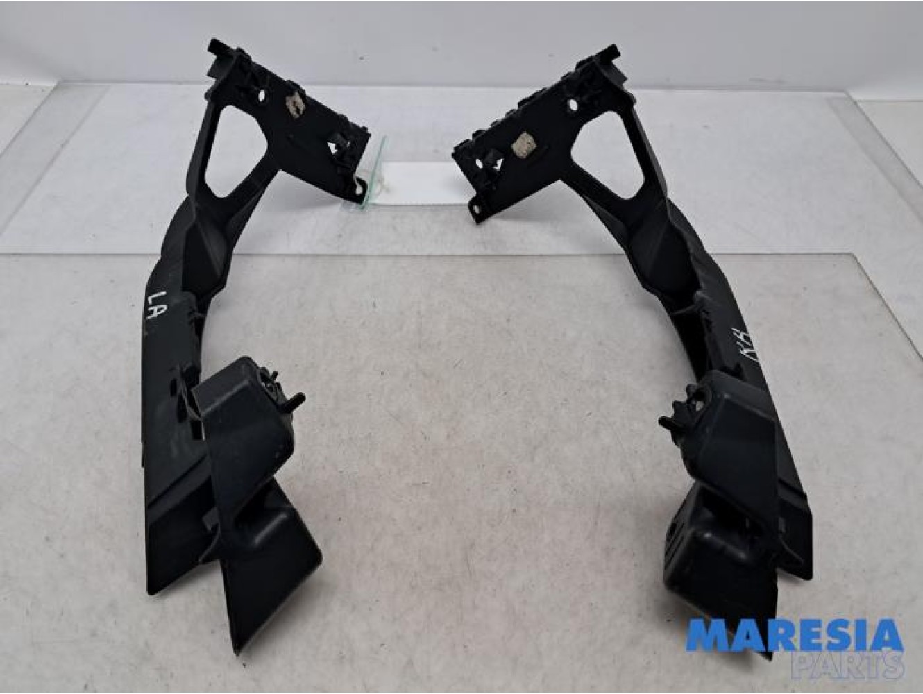Peugeot - 207 - Support pare-chocs arrière gauche