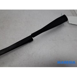 Peugeot - 207 - Front wiper arm