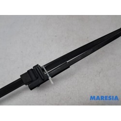 Peugeot - 207 - Front wiper arm