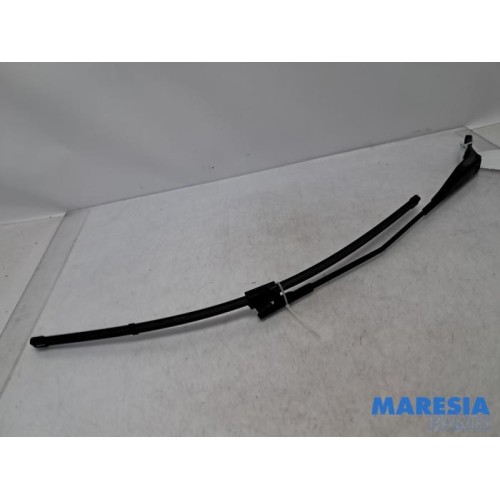 Peugeot - 207 - Front wiper arm
