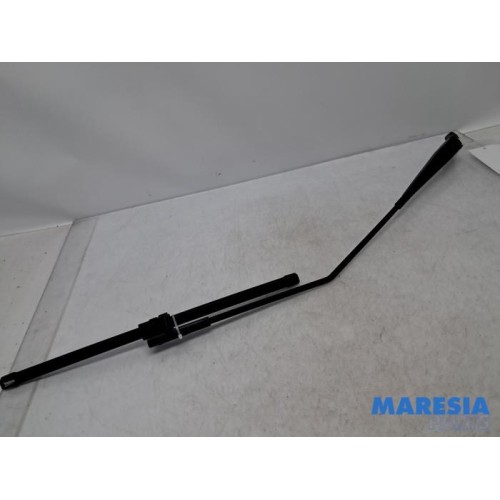 Peugeot - 207 - Front wiper arm