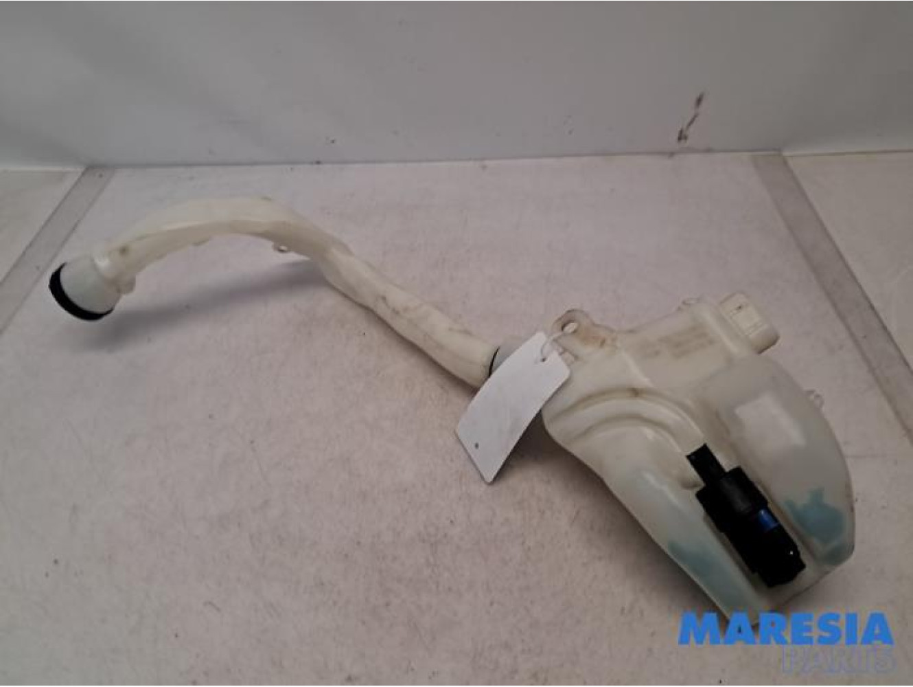 Peugeot - 207 - Front windscreen washer reservoir