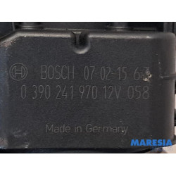 Peugeot - 207 - Front wiper motor