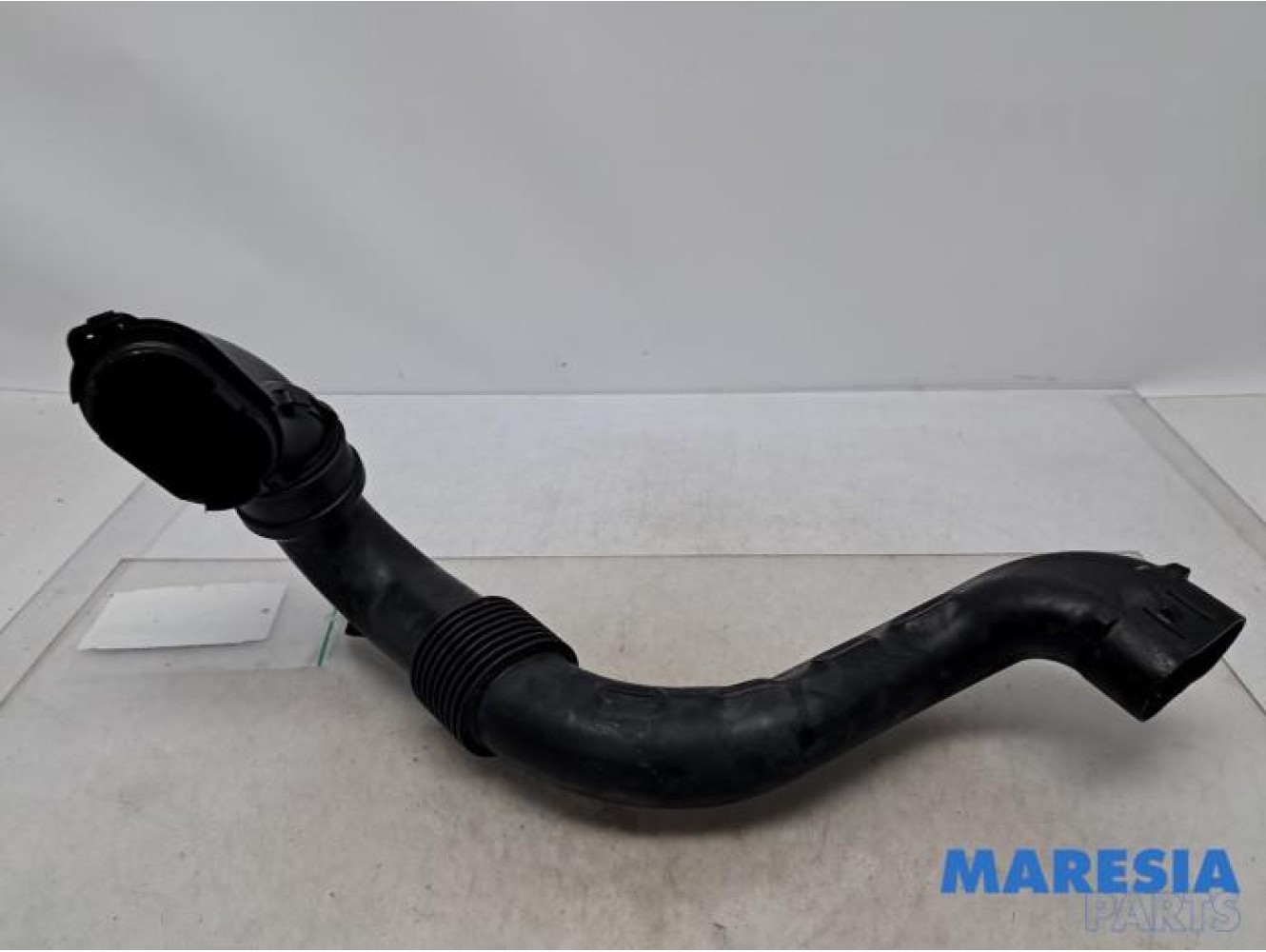 Renault - Clio - Air intake hose