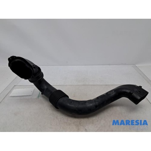 Renault - Clio - Air intake hose