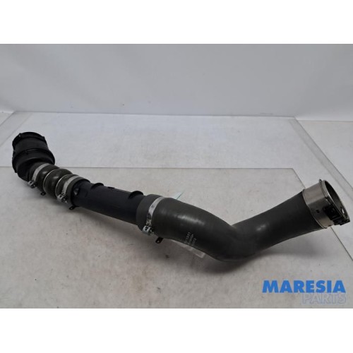 Renault - Clio - Intercooler hose