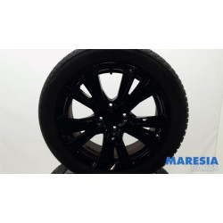 Peugeot - 2008 - Sportvelgenset + banden