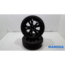 Peugeot - 2008 - Sportvelgenset + banden