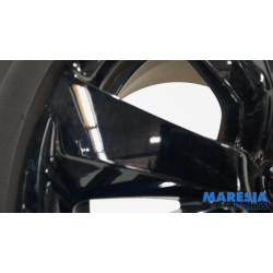 Peugeot - 2008 - Sportvelgenset + banden