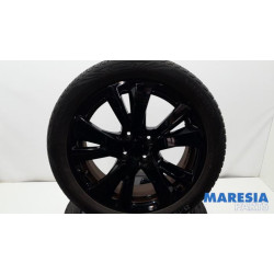 Peugeot - 2008 - Sportvelgenset + banden