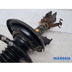 Renault - Clio - Front shock absorber rod, right