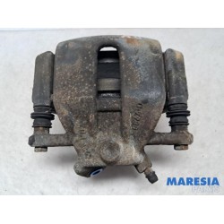 Renault - Clio - Front brake calliper, right