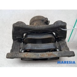Renault - Clio - Front brake calliper, right