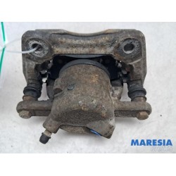 Renault - Clio - Front brake calliper, right