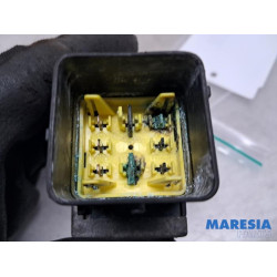 Renault - Clio - Glow plug relay