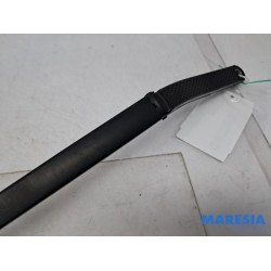 Renault - Clio - Front wiper arm