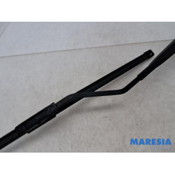 Renault - Clio - Front wiper arm