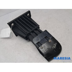 Alfa Romeo - Giulietta - Front bumper bracket, left