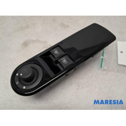 Renault - Clio - Multi-functional window switch