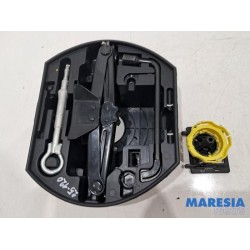 Peugeot - 3008 - Krikset + reservewiel