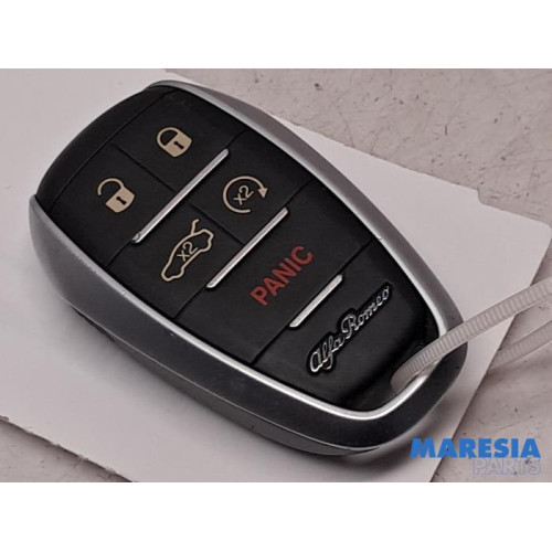 Alfa Romeo - Giulia - Key