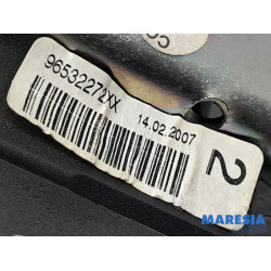 Peugeot - 207 - Sicherheitsgurt links hinten