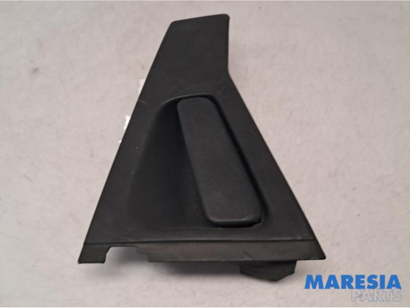 Renault - Clio - Rear door handle 4-door, right