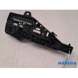 Renault - Clio - Front door handle 4-door, right